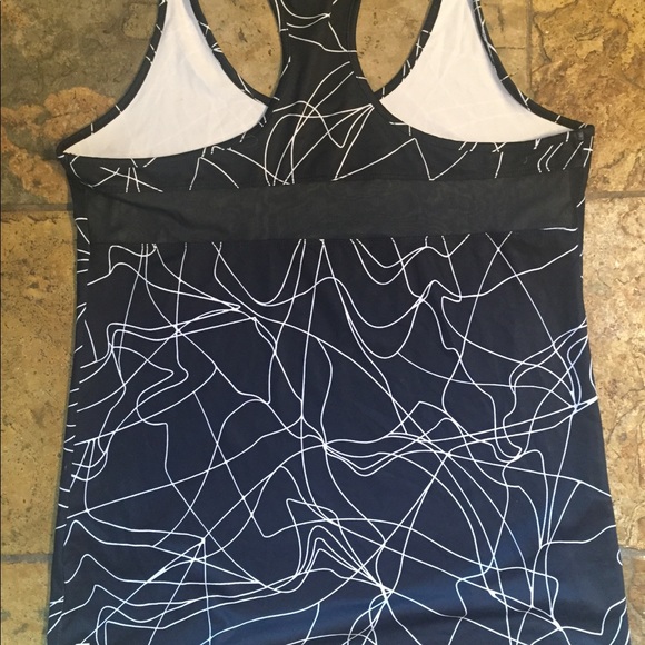 NWOT Fabletics Workout Tank - Picture 3 of 3
